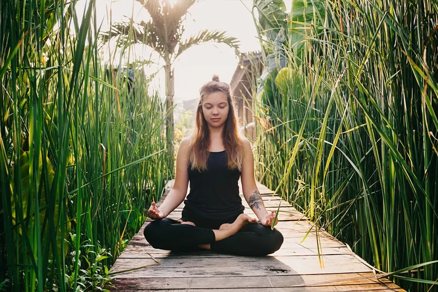 Bukan Sekadar Ziarah! Temukan Kedamaian Hakiki di 5 Tempat Meditasi Spiritual Tersembunyi Karanganyar Ini