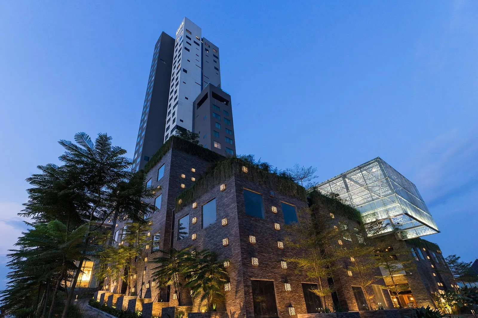 Mengapa Hotel Bintang 4 Solo Adalah Pilihan Terbaik untuk Liburan Mewah yang Ramah Kantong?