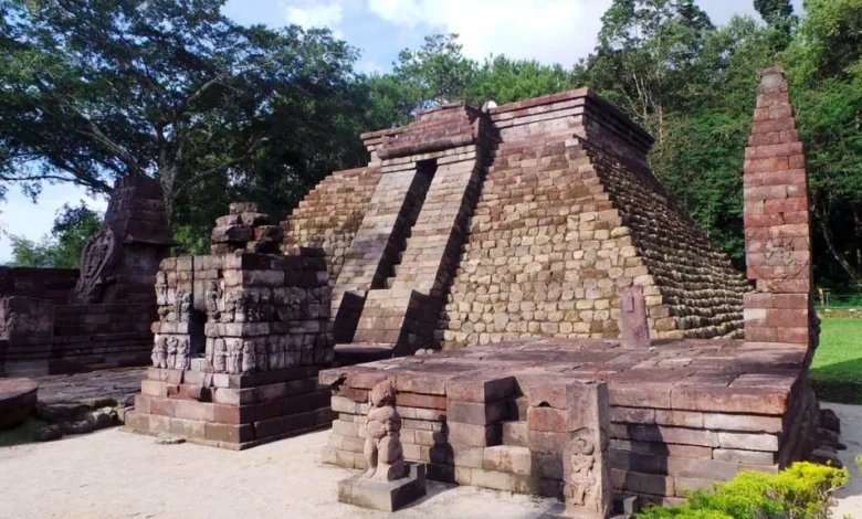 Misteri di Balik Situs-Situs Suci Karanganyar: Kisah Legenda yang Bikin Bulu Kuduk Merinding!