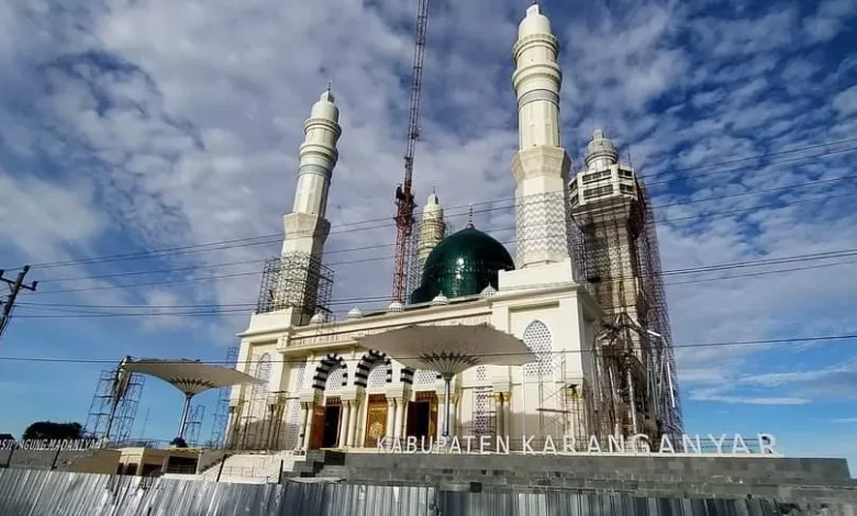 Panduan Lengkap Wisata Religi Karanganyar: Rute Terbaik, Akomodasi Nyaman, dan Tips Anti-Nyasar!