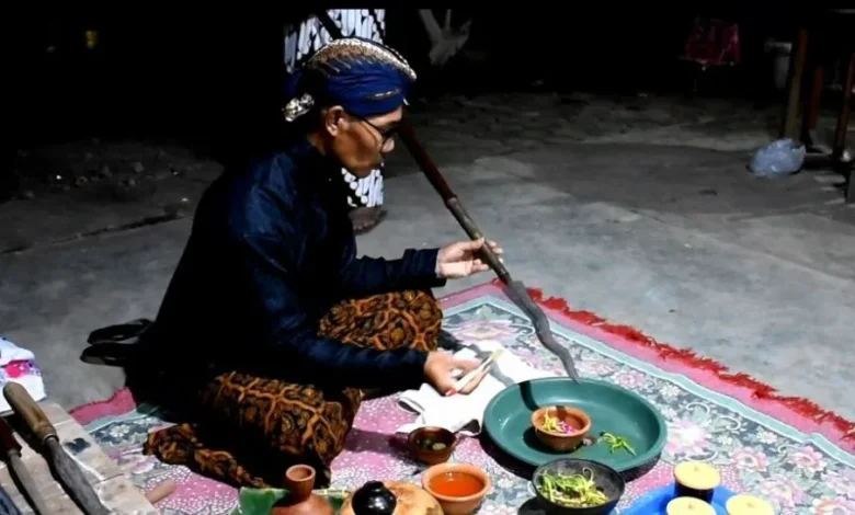 Pernah Dengar? Ini Dia 5 Ritual Spiritual Sakral Soloraya yang Bikin Merinding Sekaligus Damai!