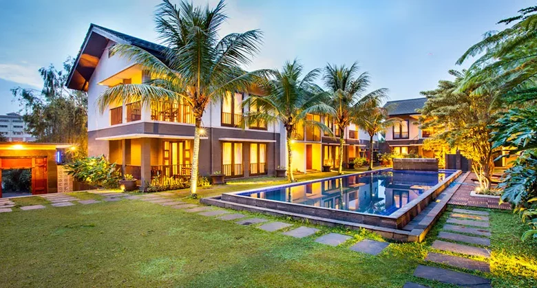 Dekat Wisata Hits! 6 Penginapan di Tawangmangu Paling Strategis Dekat Air Terjun Grojogan Sewu, Hemat Waktu Jelajah!