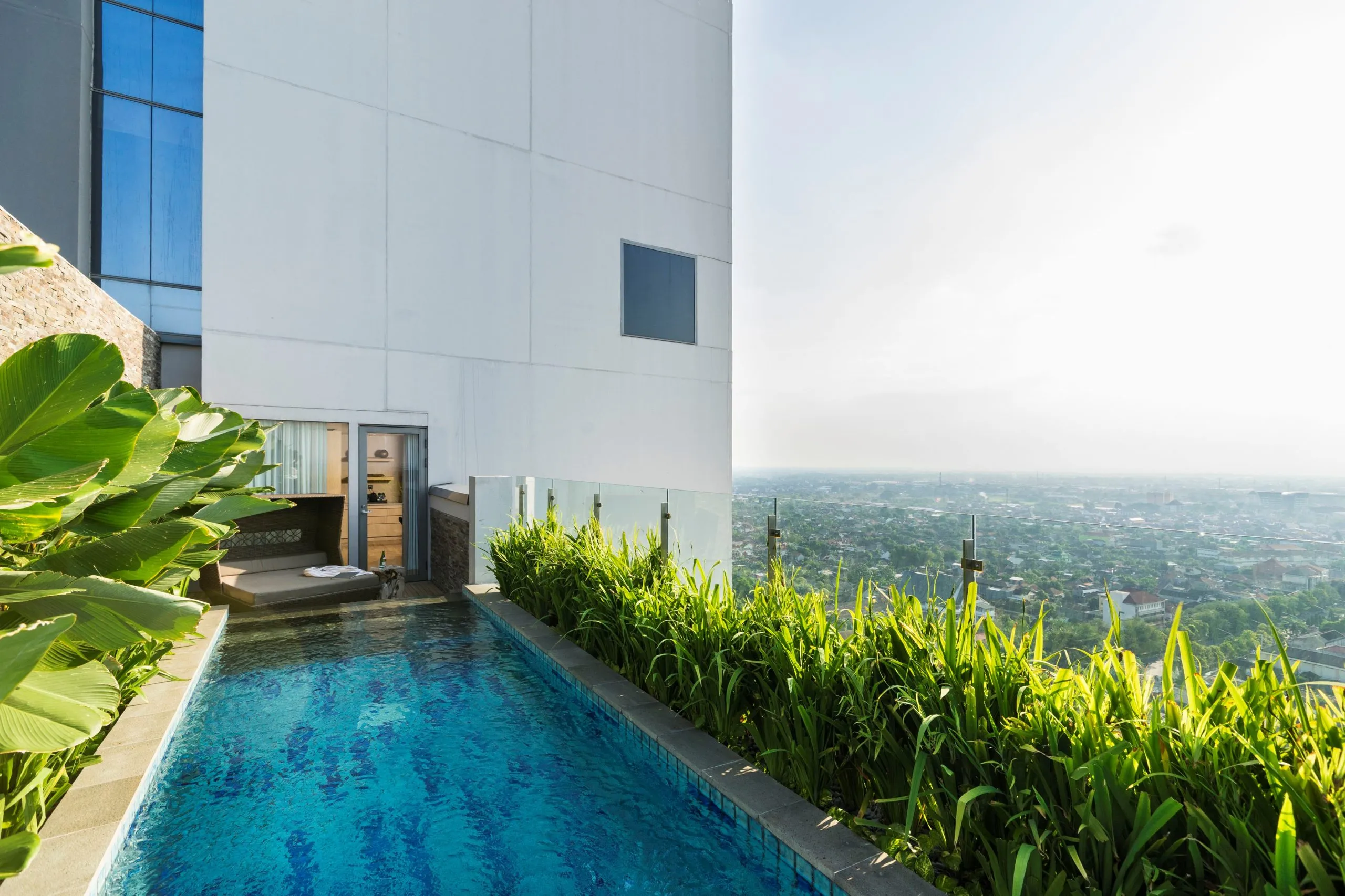 Jelajahi Kuliner Solo Tanpa Boros! Menginap di Hotel Murah Terdekat dari Pusat Jajanan Legendaris