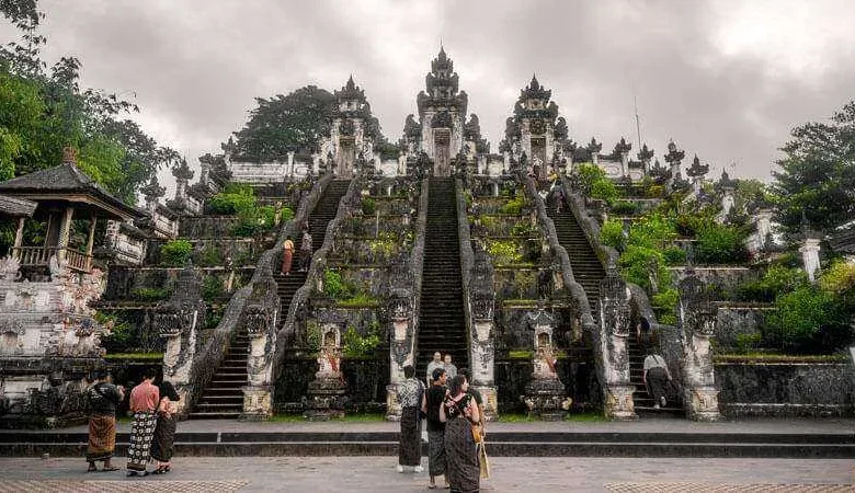 Panduan Lengkap Wisata Spiritual Soloraya: Itinerary 3 Hari yang Bikin Hati Tenang dan Jiwa Merdeka!