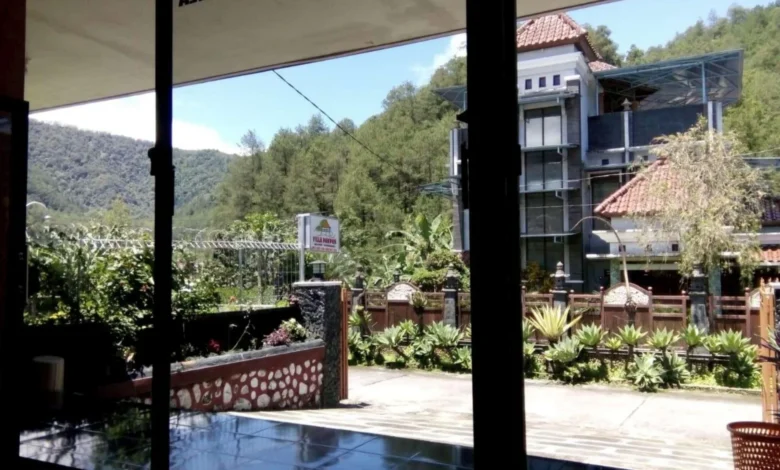 Hotel Tawangmangu Private Pool