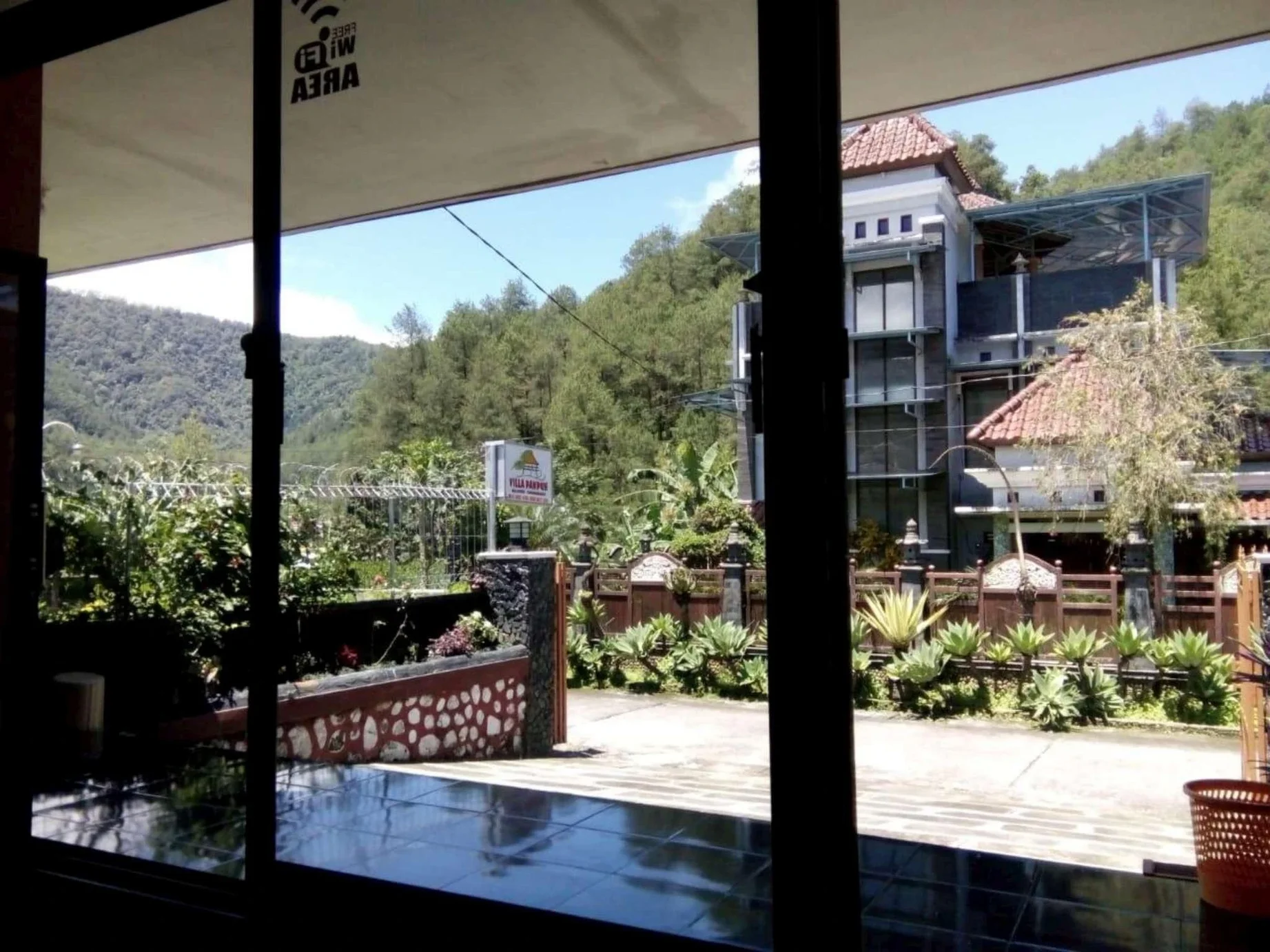 Hotel Tawangmangu Private Pool