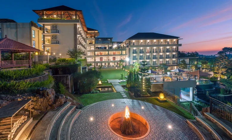 Jelajahi Tawangmangu Seharian, Pulang Langsung Nyebur di Private Pool Hotel Mewah!