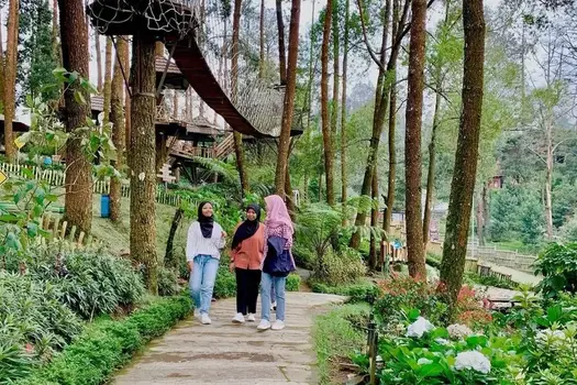 Kapan Waktu Terbaik ke Tawangmangu? Panduan Musiman untuk Liburan Maksimal!