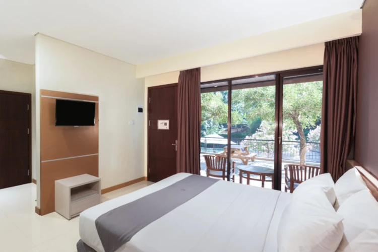 Spot Ngopi Paling Instagramable di Tawangmangu: View Gunung Bikin Melongo!