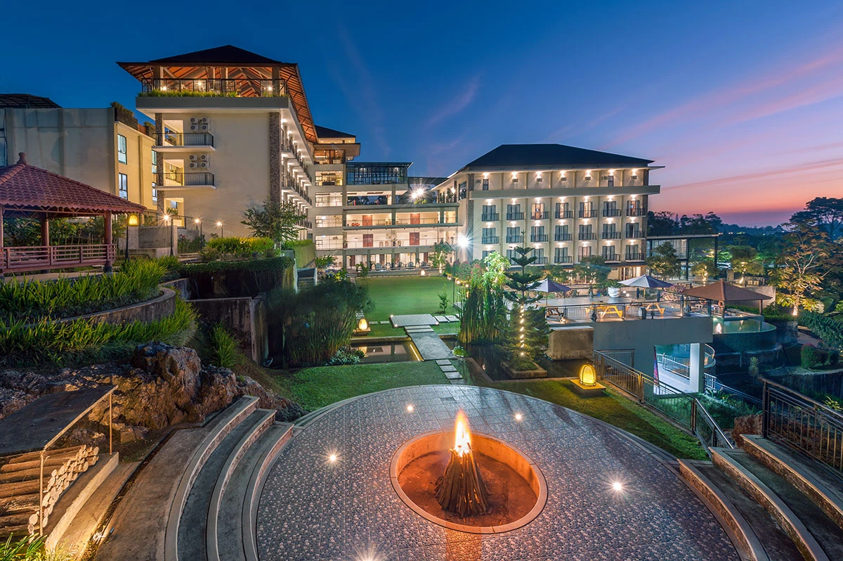 View Pegunungan Langsung dari Private Poolmu? Inilah Hotel Tawangmangu Paling Instagramable!