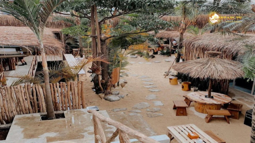 Bosan yang Itu-itu Aja? Temukan 5 Hidden Gem Restoran Dekat Wisata Kamuning yang Jarang Orang Tahu!