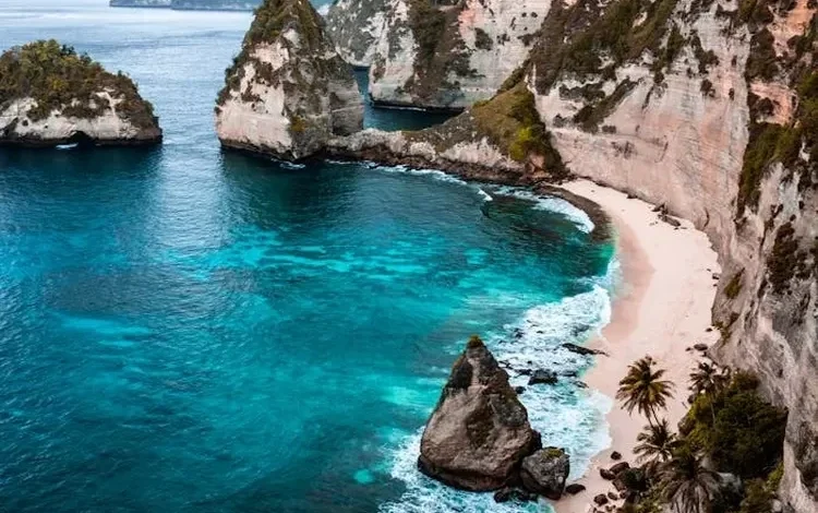 Kapan Waktu Terbaik Menikmati Dinginnya Tawangmangu Sambil Berendam di Private Pool Hangat?