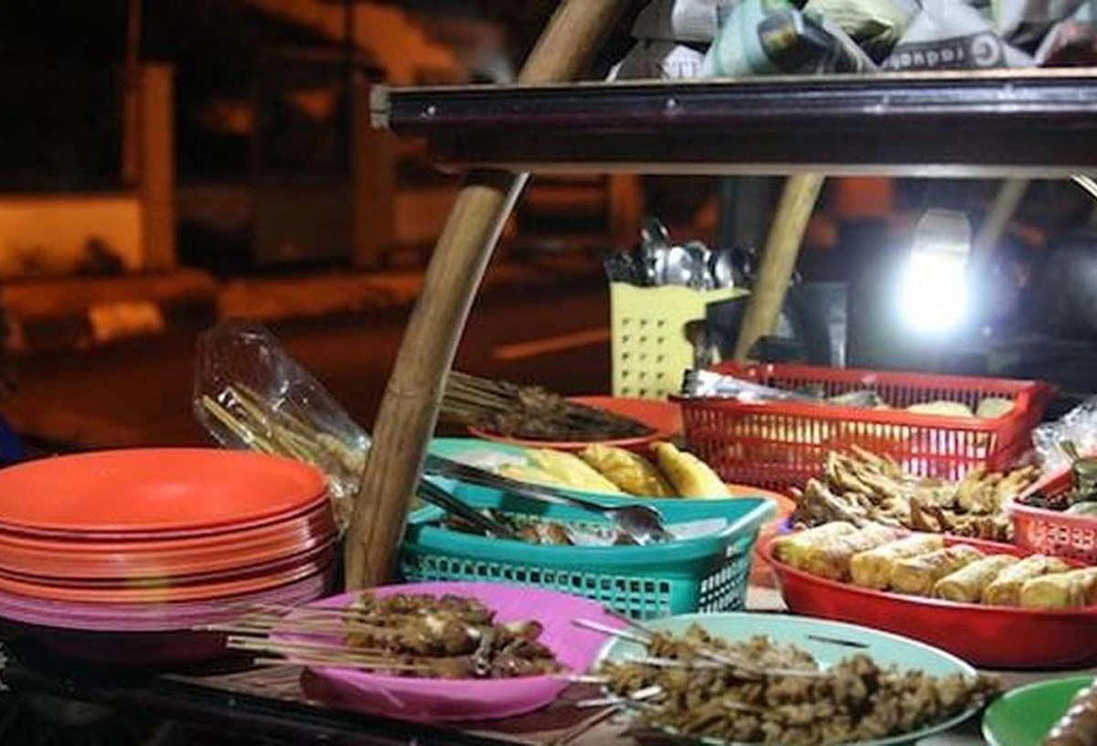 Lupakan Angkringan Biasa! Ini Alasan Kenapa Kamu HARUS Coba Angkringan Eksklusif Solo Sekarang Juga!