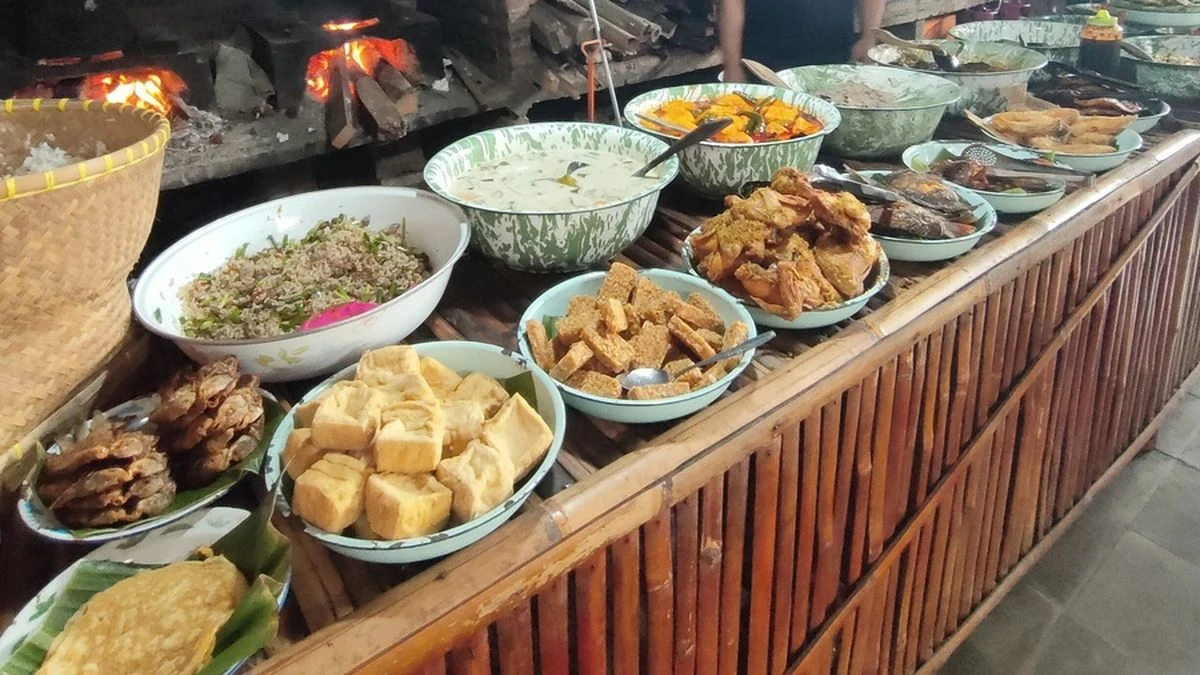 Nikmati Kelezatan Sunda Asli! 5 Restoran Masakan Tradisional Dekat Wisata Kamuning yang Bikin Lidah Bergoyang!